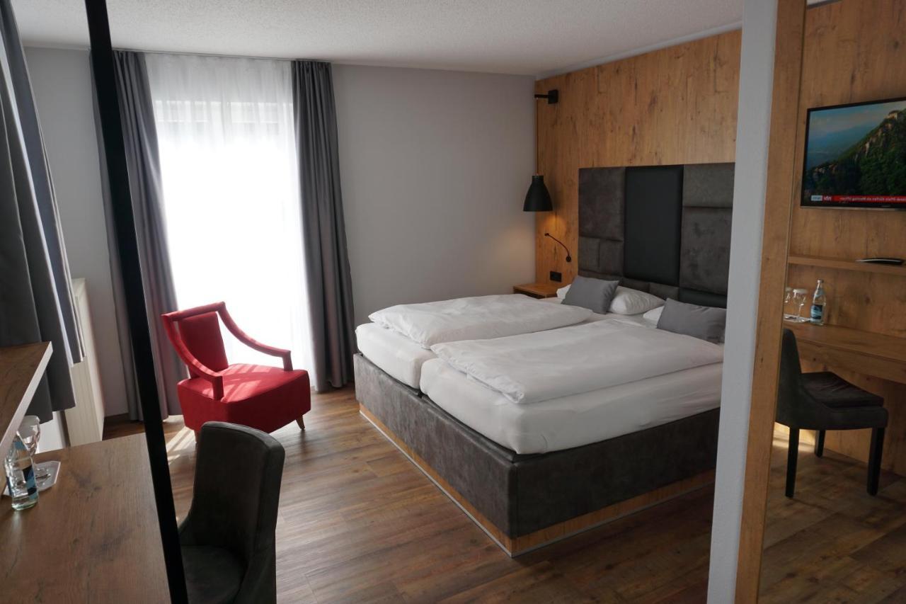Hotel Gruener Baum Kaufbeuren Esterno foto