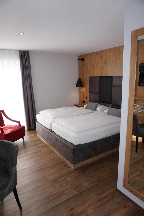 Hotel Gruener Baum Kaufbeuren Esterno foto